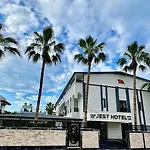 Hotel Jest 3*