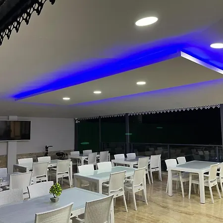 Hotel Jest
